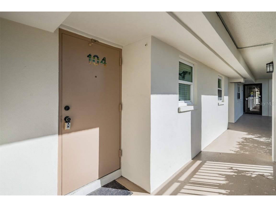 9 Haig Place #104 Dunedin FL 34698 - ST. JOSEPH SOUND TB8447985 image2