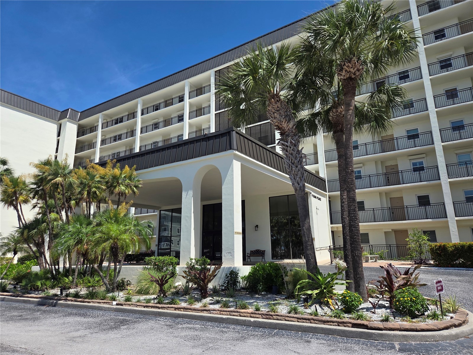 9 Haig Place #405 Dunedin FL 34698 TB8517728 image1