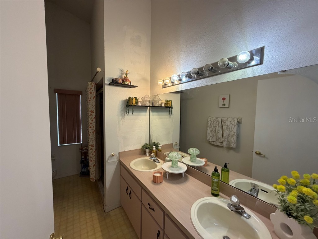 9 Hialeah Drive Ocala FL 34482 OM710369 image28