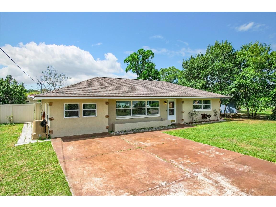 9 Oak Street Yalaha FL 34797 G5080159 image1