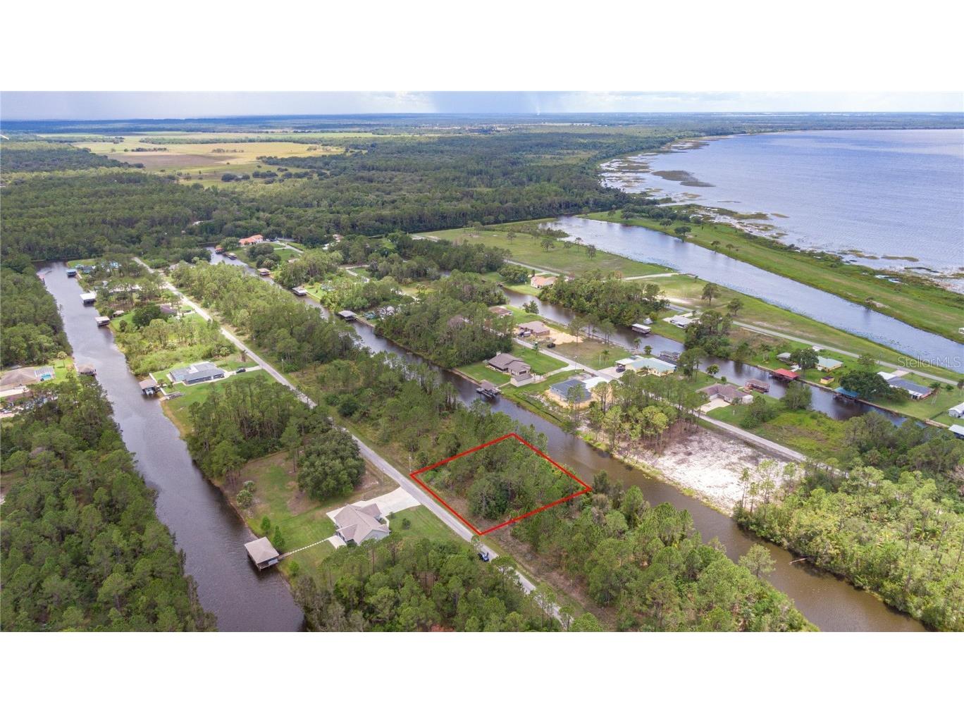 9 S Avocado Drive Indian Lake Estates FL 33855 - LAKE WALK-IN-THE-WATER P4925905 image1