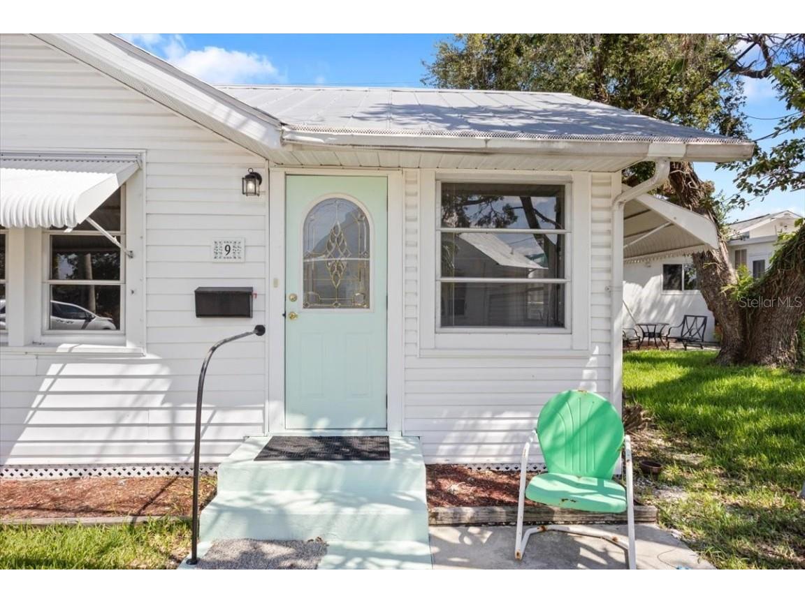 9 Seminole Drive Bradenton FL 34208 A4663491 image2