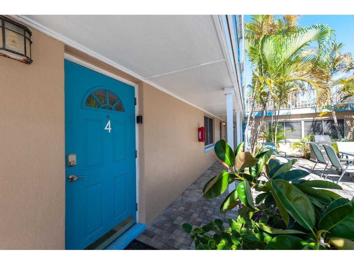 90 144th Avenue #4 Madeira Beach FL 33708 U8218253 image1