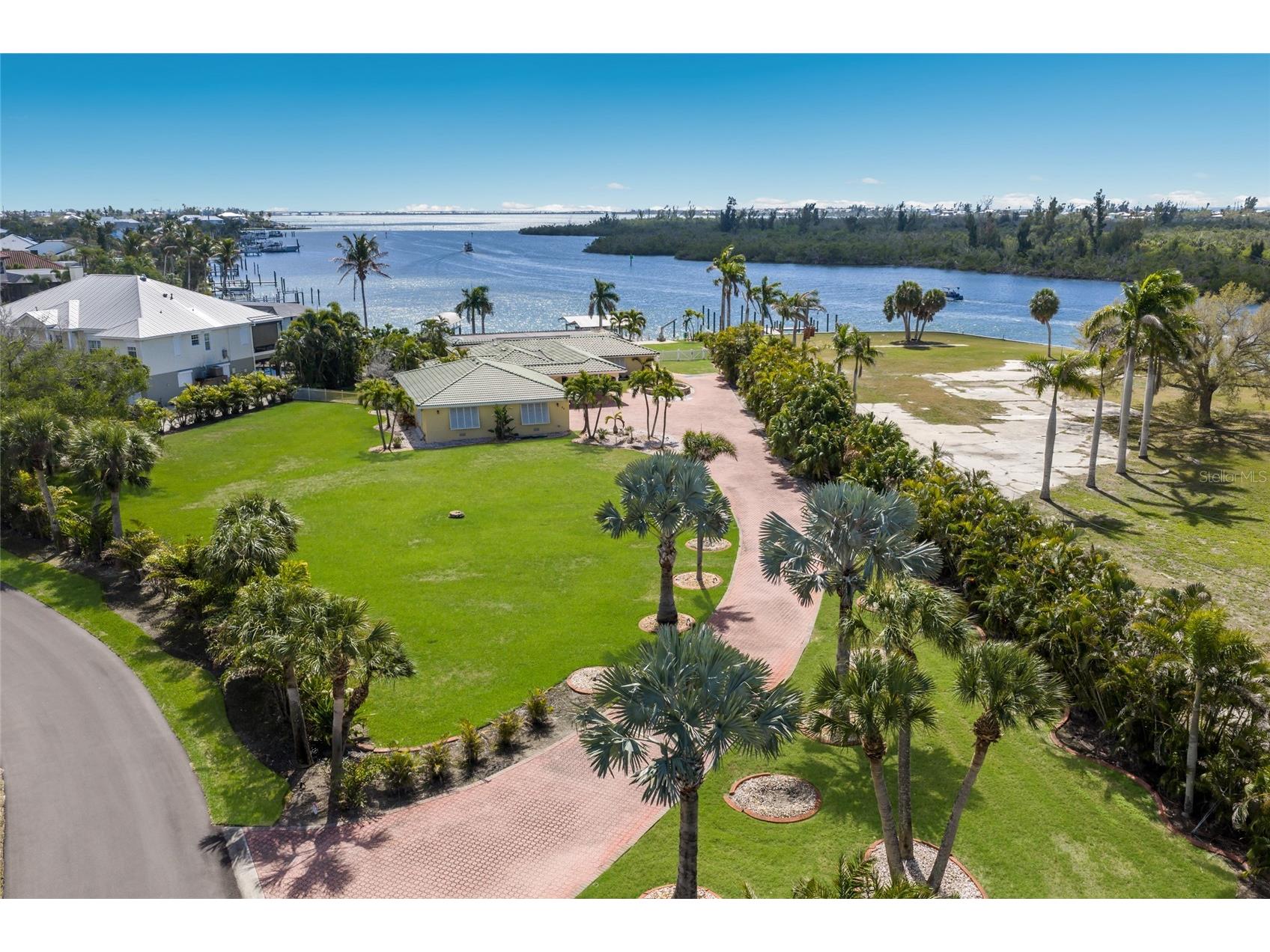 90 Buccaneer Bend Placida FL 33946 - INTRACOASTAL WATERWAY D6146570 image1