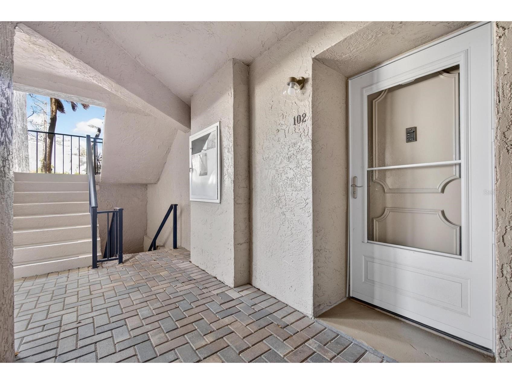 90 S Highland Avenue #102 Tarpon Springs FL 34689 - LAKE TARPON TB8480376 image3