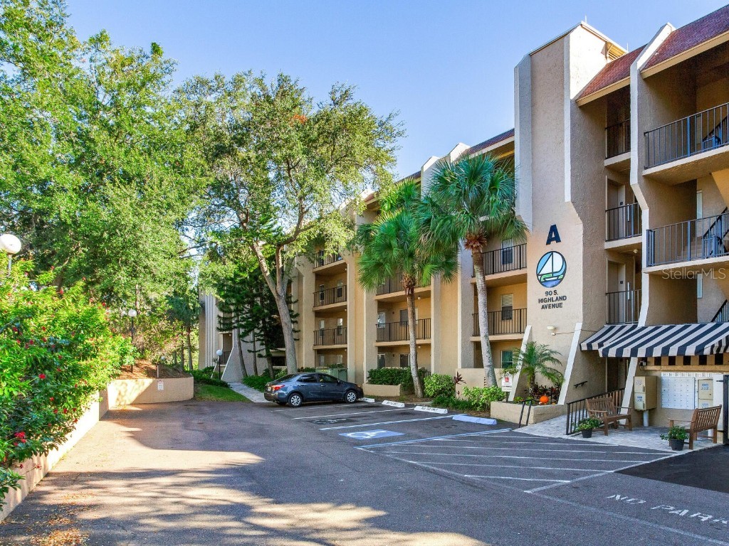 90 S Highland Avenue #103 Tarpon Springs FL 34689 - LAKE TARPON T3481665 image1