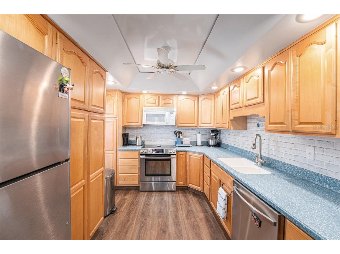 90 S Highland Avenue #1201 Tarpon Springs FL 34689 - LAKE TARPON TB8444798 image9