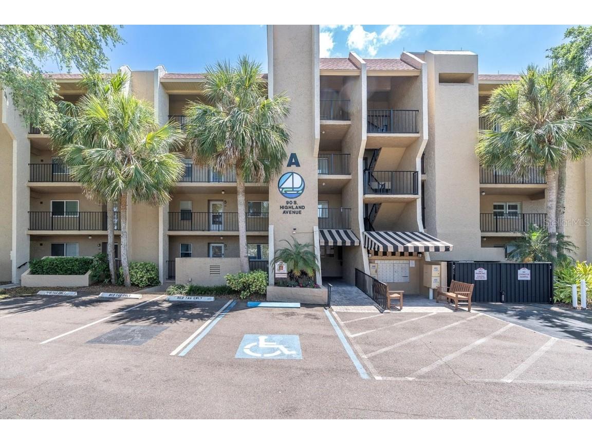 90 S Highland Avenue #201 Tarpon Springs FL 34689 - LAKE TARPON TB8379286 image1