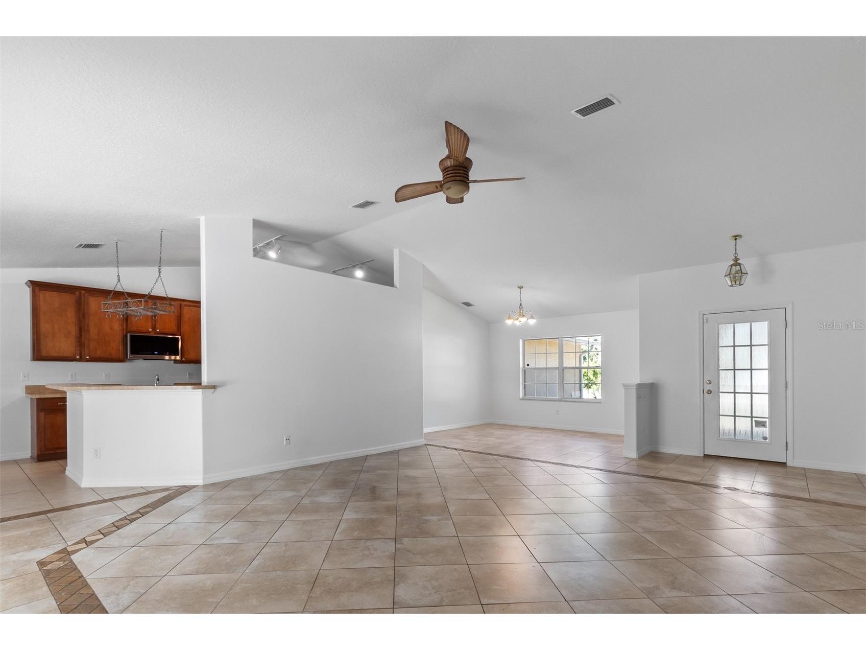 90 Universial Trail Palm Coast FL 32164 FC317735 image6