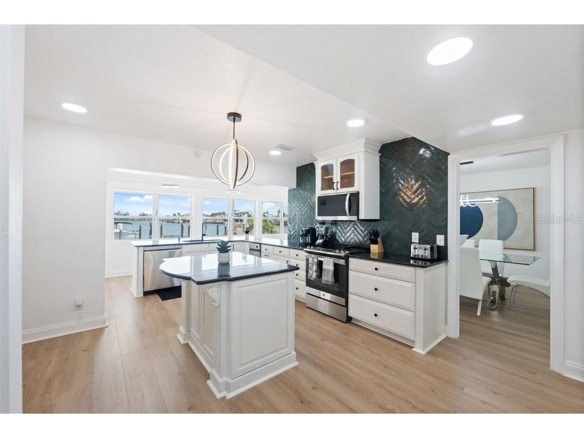 900 79th Street S Saint Petersburg FL 33707 TB8420103 image13