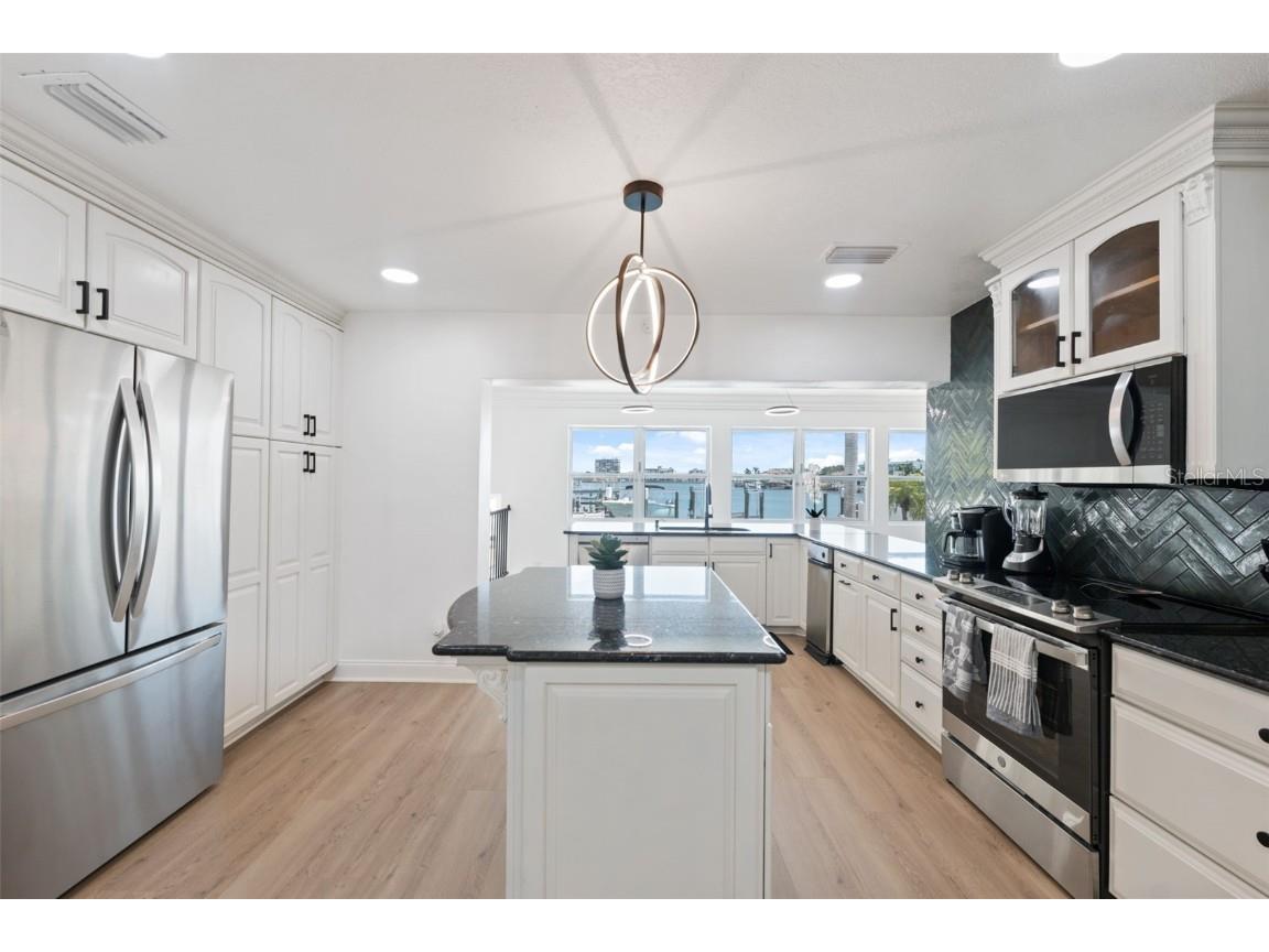 900 79th Street S Saint Petersburg FL 33707 TB8420103 image14