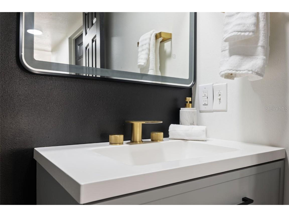 900 79th Street S Saint Petersburg FL 33707 TB8420103 image55