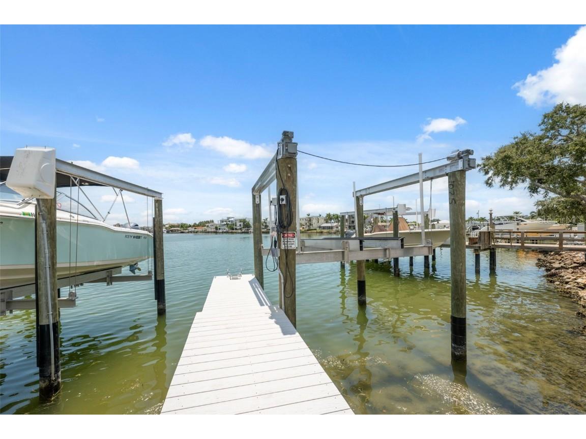 900 79th Street S Saint Petersburg FL 33707 TB8420103 image67