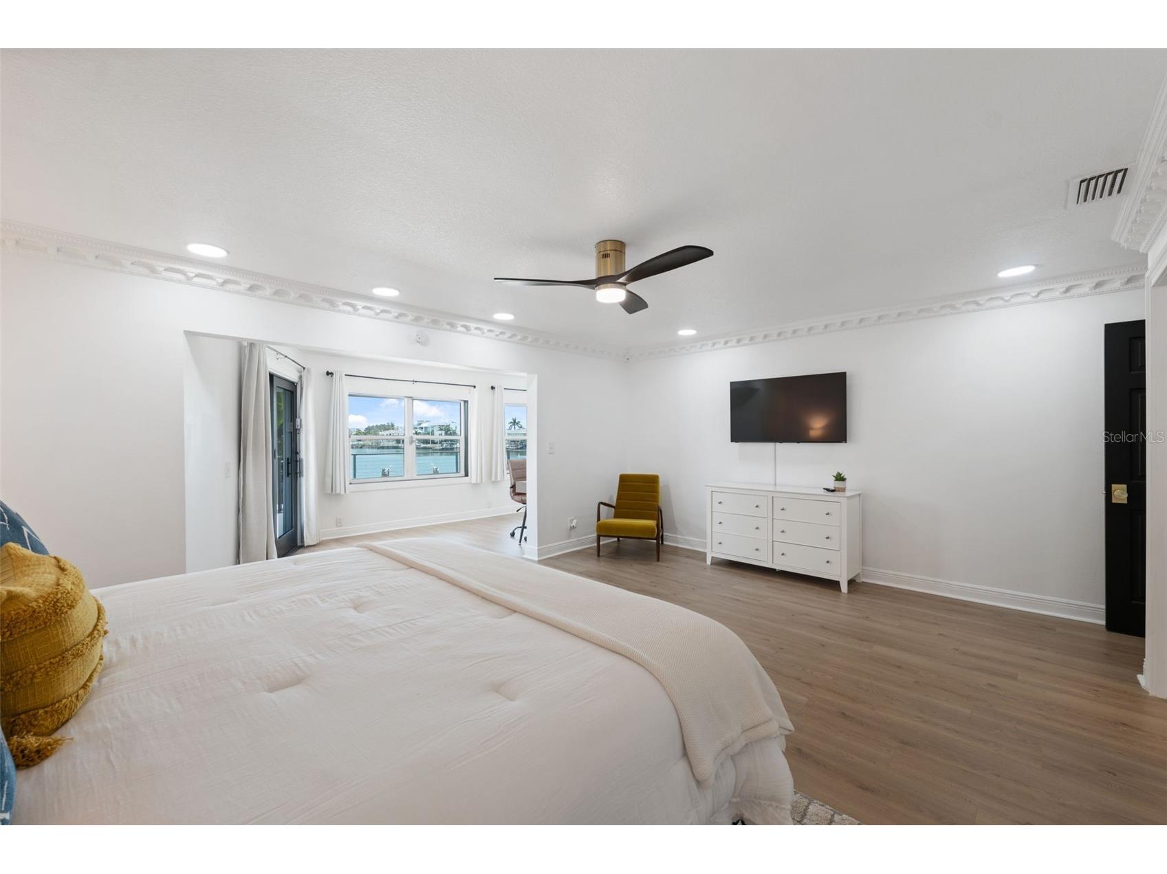 900 79th Street S Saint Petersburg FL 33707 TB8495517 image35