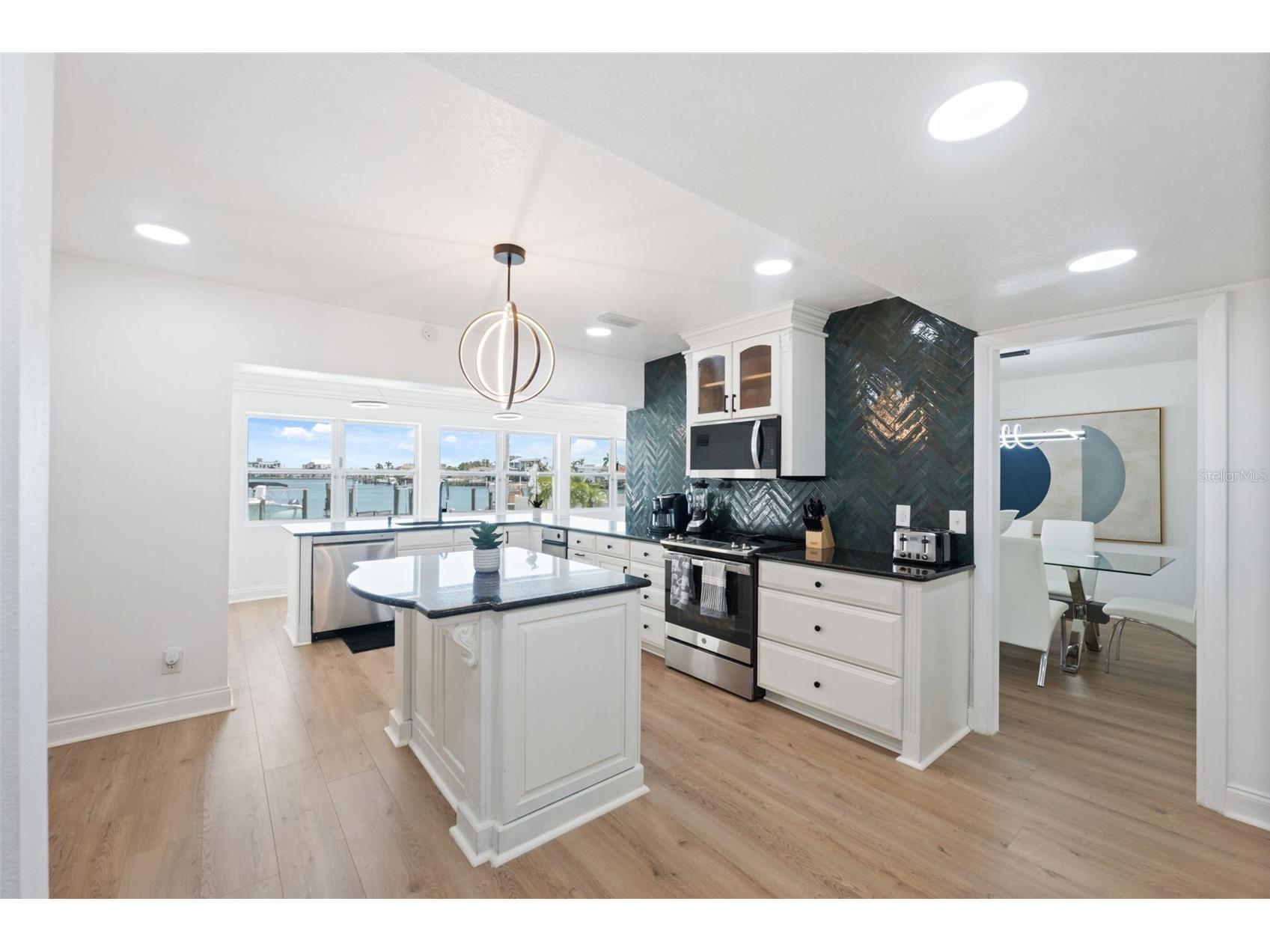 900 79th Street S Saint Petersburg FL 33707 TB8495517 image5