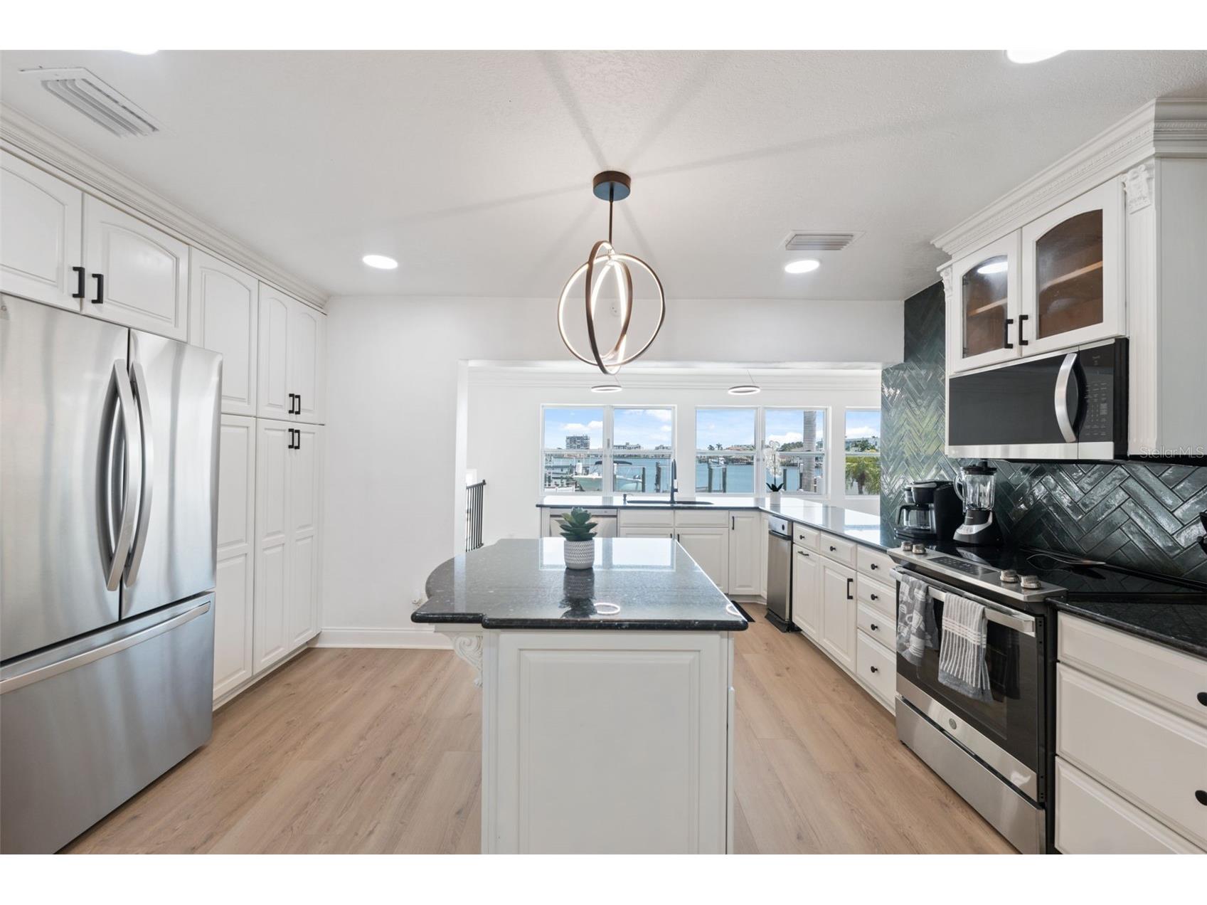 900 79th Street S Saint Petersburg FL 33707 TB8495517 image6