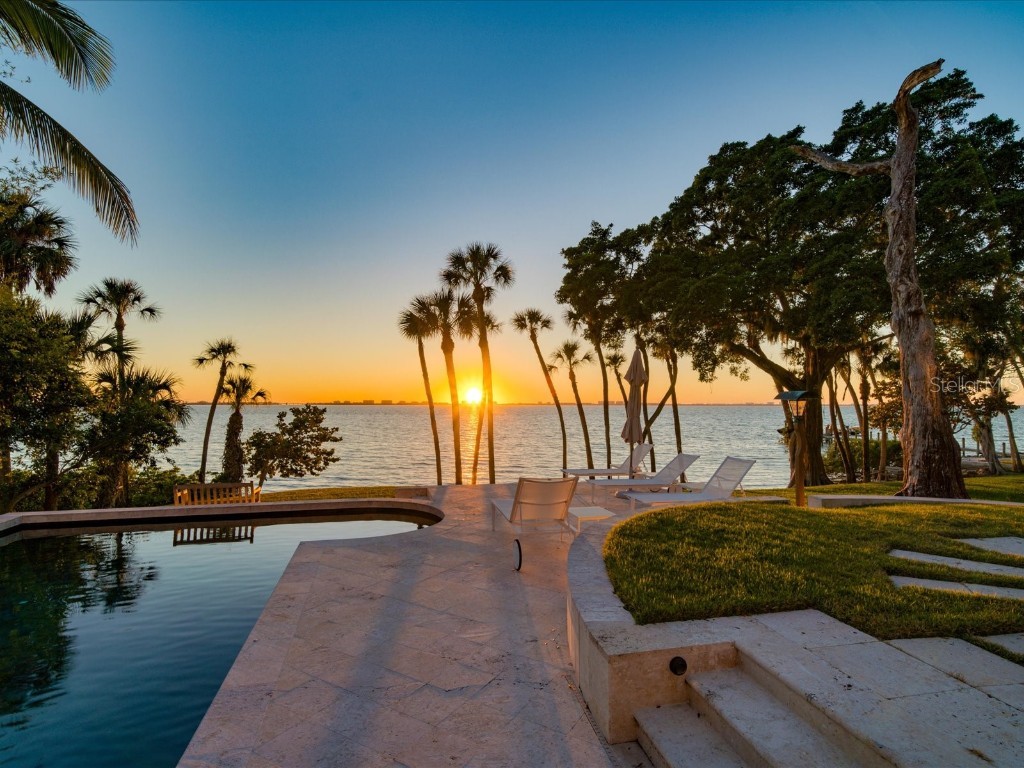 900 Alameda Lane Sarasota FL 34234 U8188295 image1