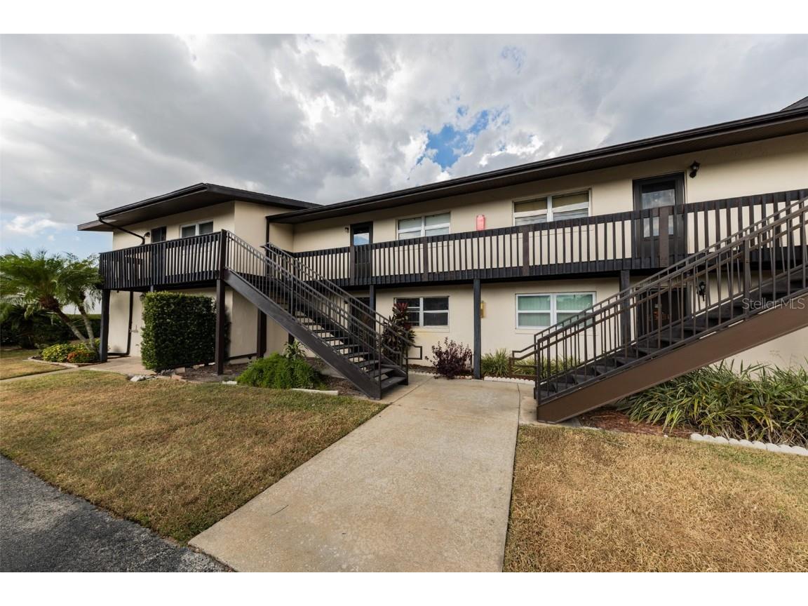 900 Avenue Z SE #D2 Winter Haven FL 33880 P4926778 image1