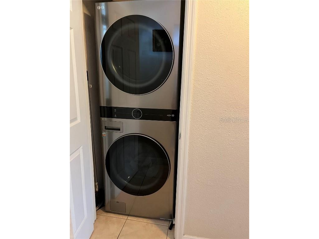 900 La Costa Circle #4 Sarasota FL 34237 A4647706 image11