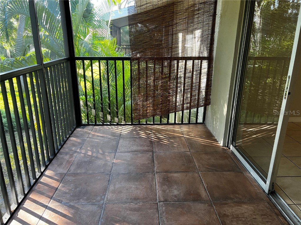 900 La Costa Circle #4 Sarasota FL 34237 A4647706 image15