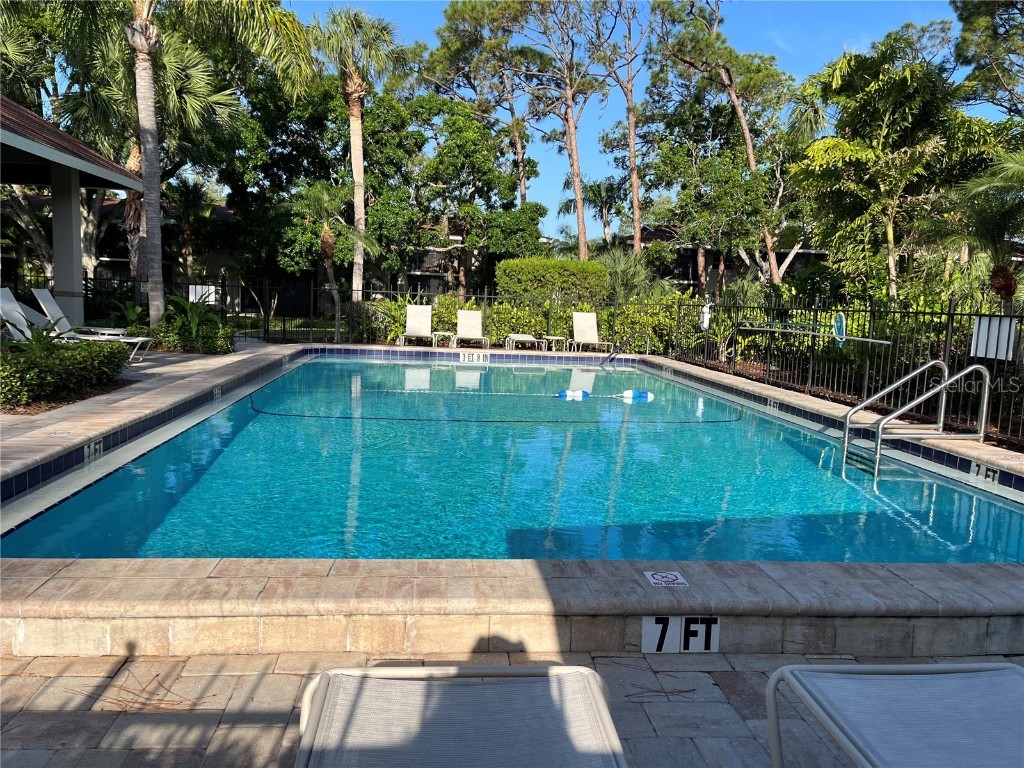 900 La Costa Circle #4 Sarasota FL 34237 A4647706 image27