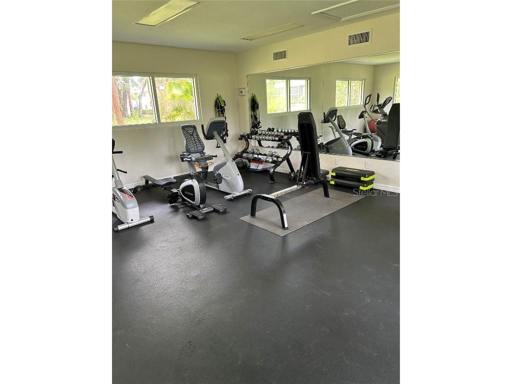 900 La Costa Circle #4 Sarasota FL 34237 A4647706 image34