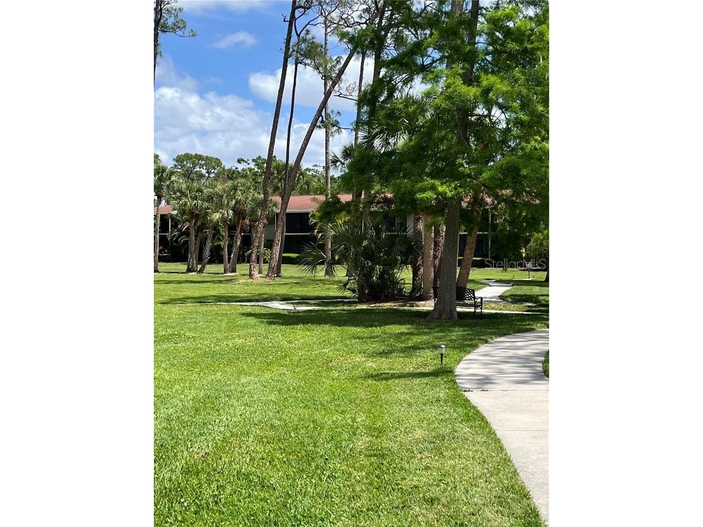 900 La Costa Circle #4 Sarasota FL 34237 A4647706 image39