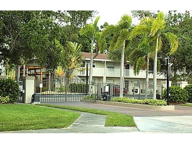 900 La Costa Circle #6 Sarasota FL 34237 A4663033 image1