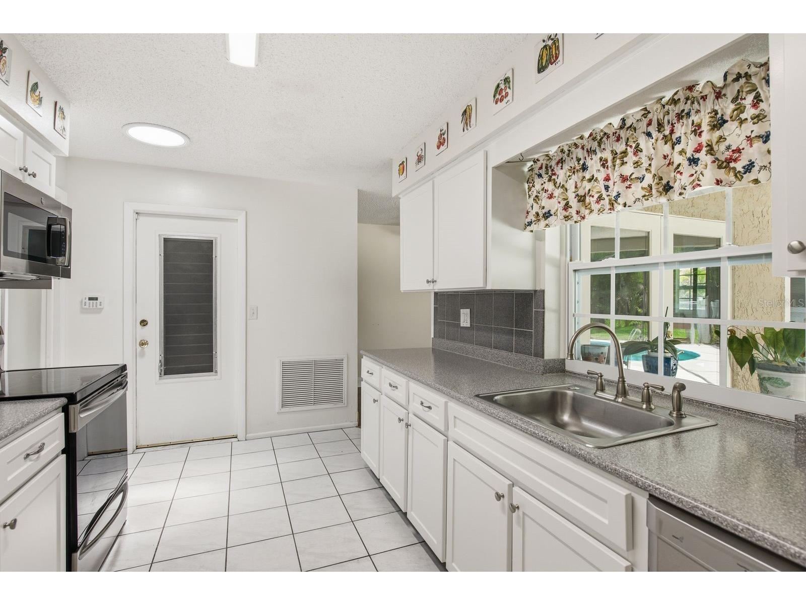 900 Mainsail Way Palm Harbor FL 34685 TB8521834 image9
