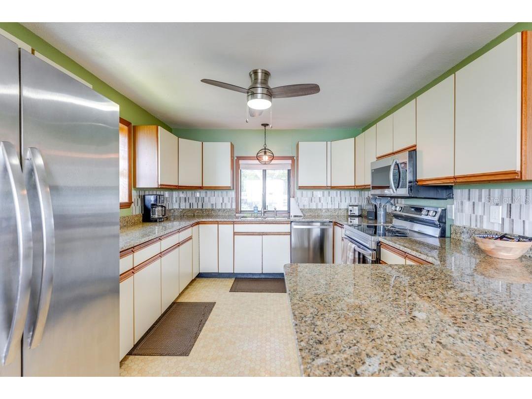 900 N Harbor Terrace Tavares FL 32778 - LAKE DORA O6333934 image32
