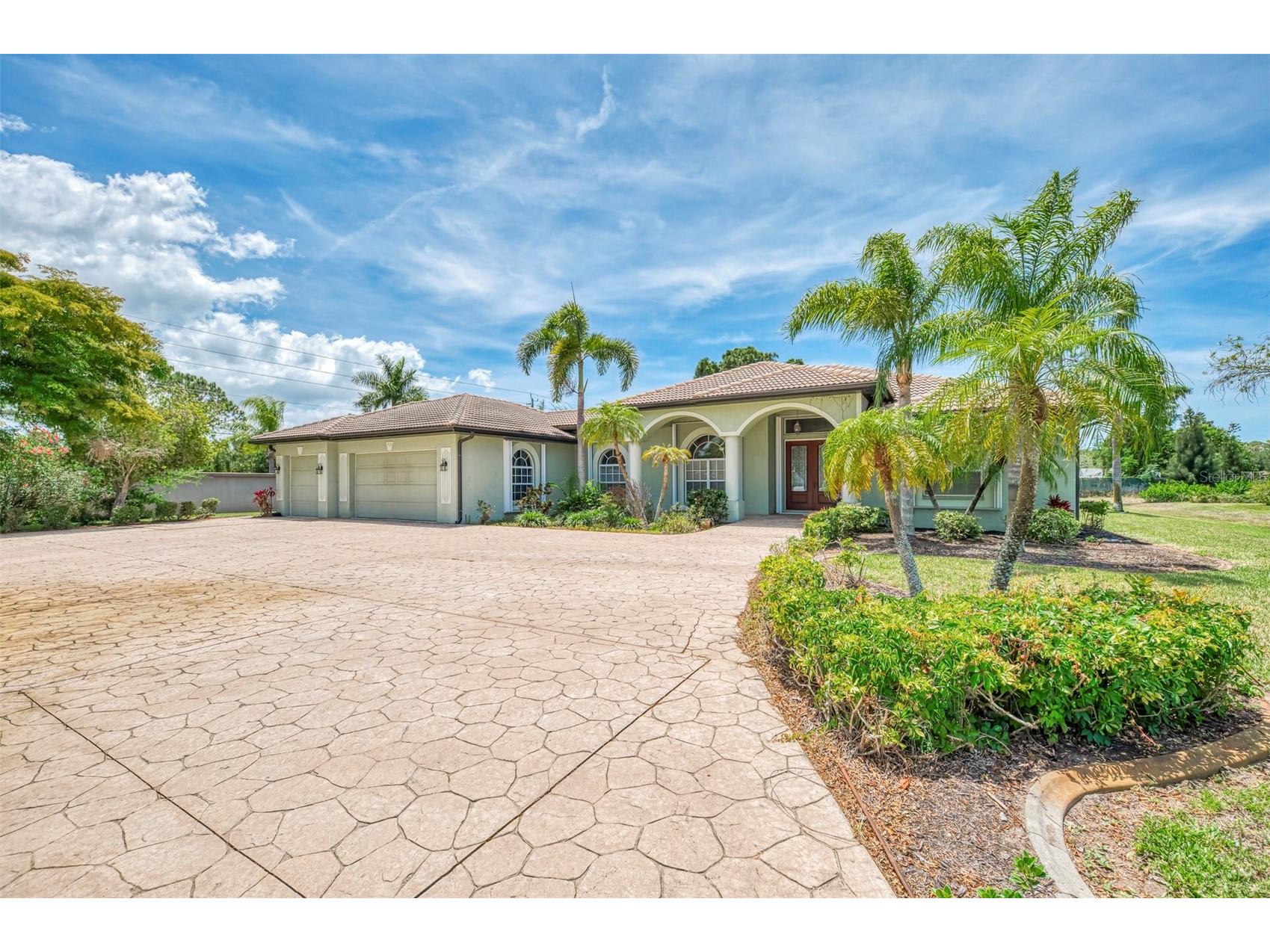 900 Park Place Drive Englewood FL 34223 D6147565 image3