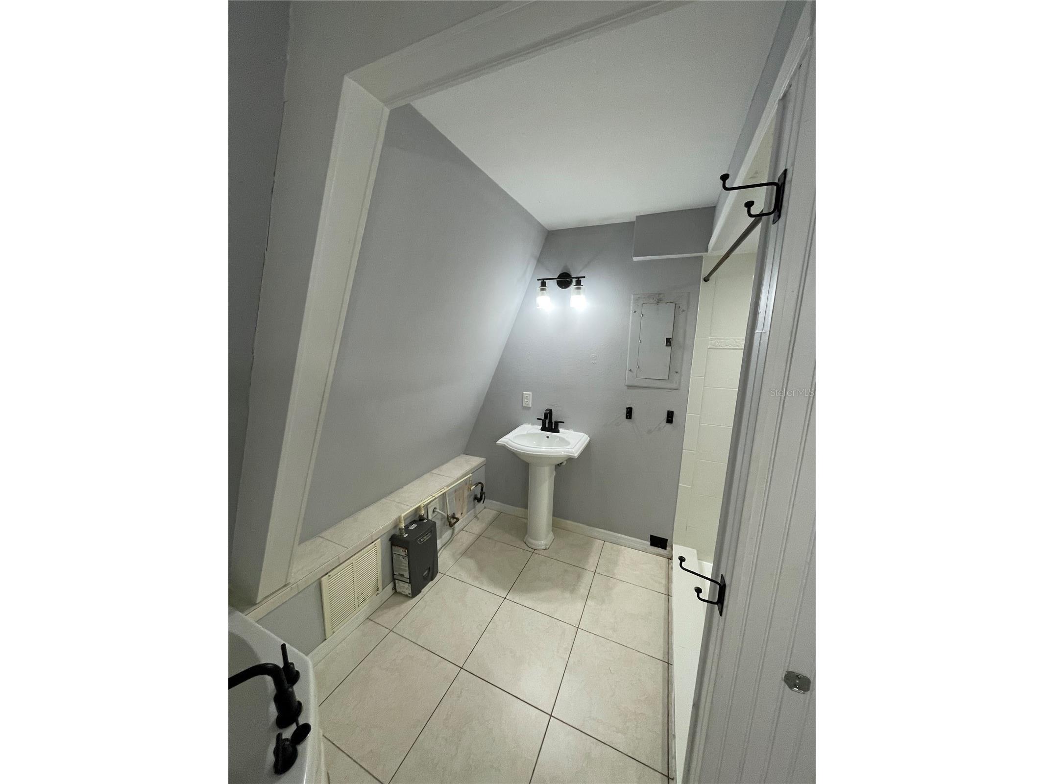 900 Riverside Drive Tarpon Springs FL 34689 A4679911 image31
