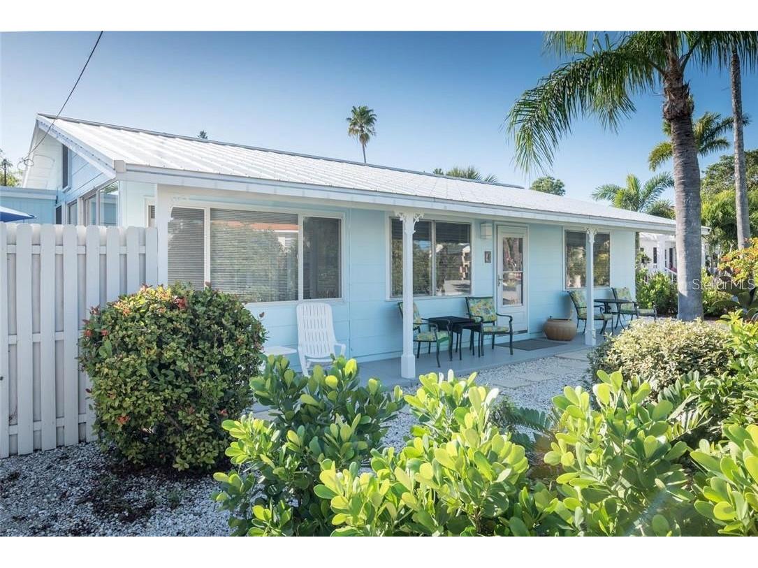 900 S Blvd Of The Presidents #4 Sarasota FL 34236 O6378668 image1