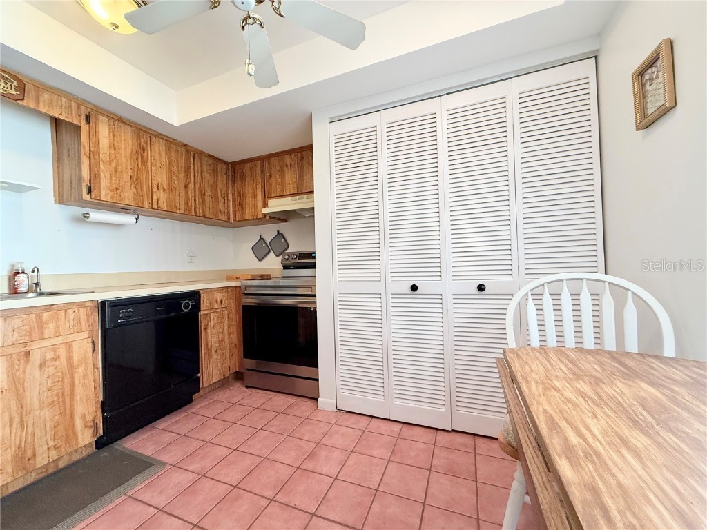 9000 Commodore Drive #302 Seminole FL 33776 W7872611 image10