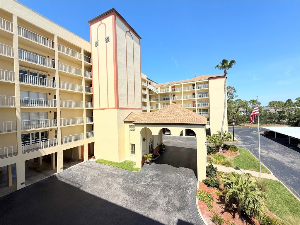 9000 Commodore Drive #302 Seminole FL 33776 W7872611 image2