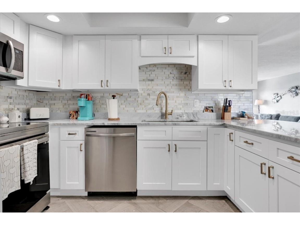 9000 Commodore Drive #401 Seminole FL 33776 TB8320575 image12