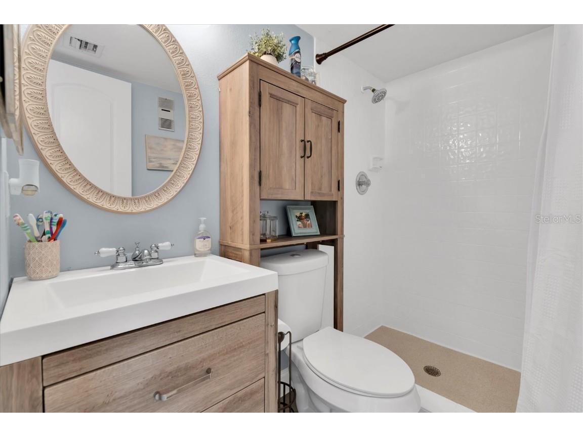 9000 Commodore Drive #401 Seminole FL 33776 TB8320575 image21