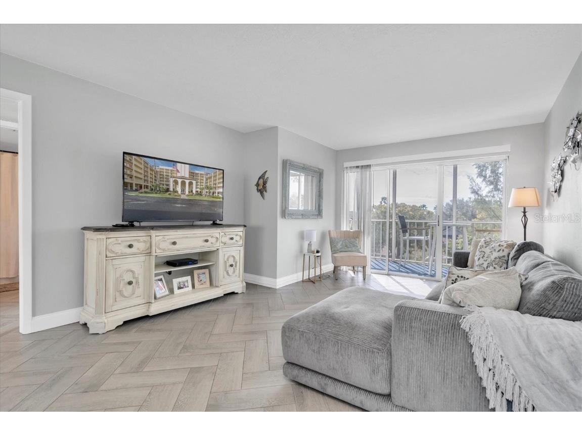 9000 Commodore Drive #401 Seminole FL 33776 TB8320575 image4