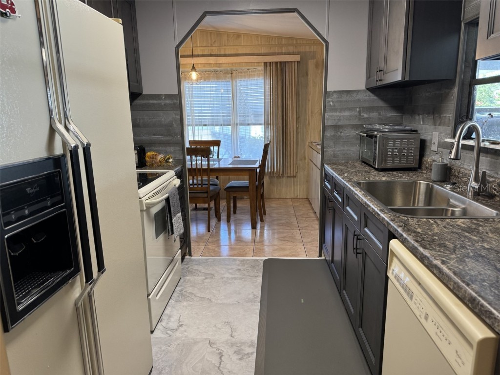 9000 Lake Point Boulevard Lake Wales FL 33898 - LAKE WALK IN WATER P4928210 image4