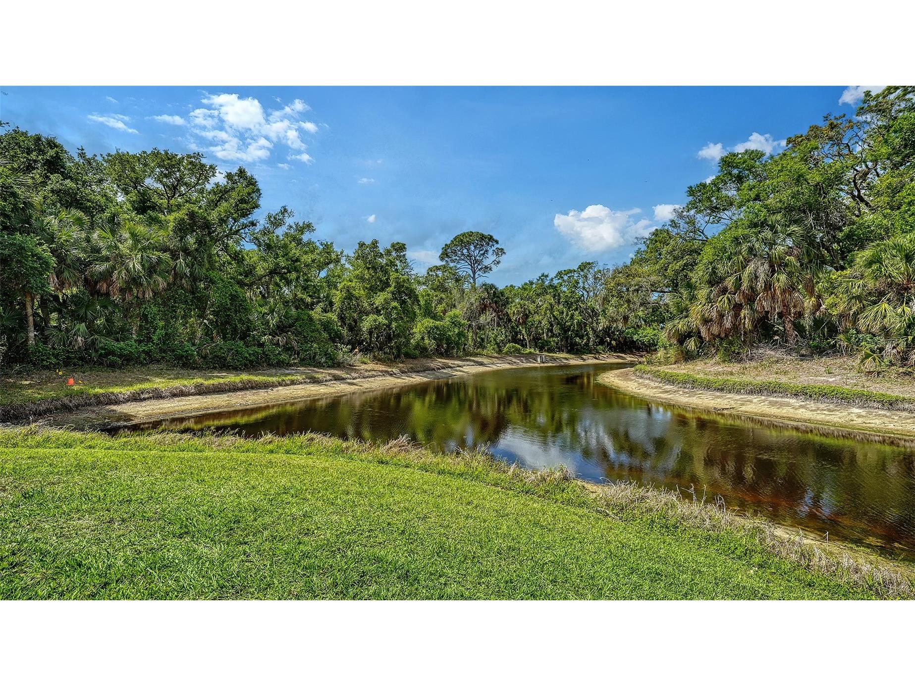 9000 Willow Brook Drive Sarasota FL 34238 A4689576 image2