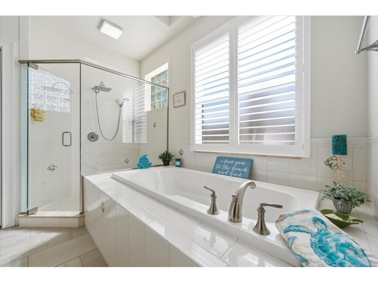 9001 Cypress Glen Court Weeki Wachee FL 34613 W7883461 image34