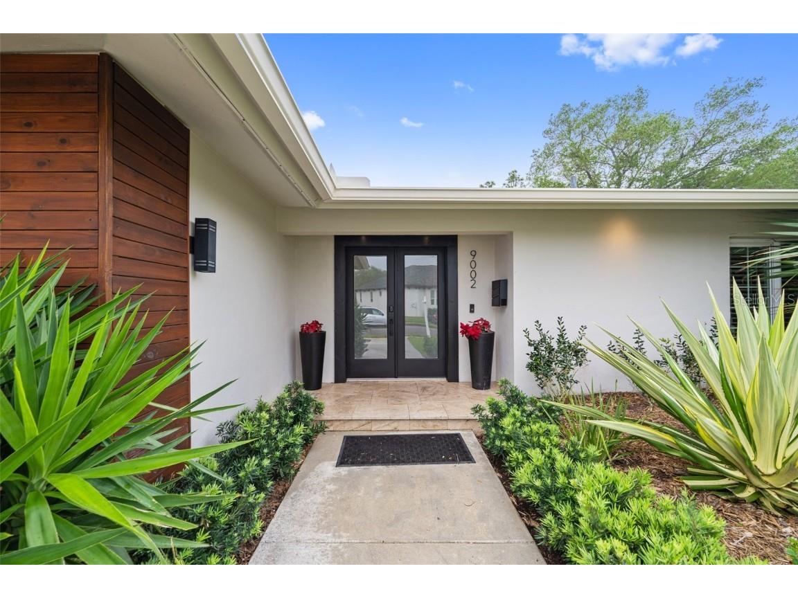 9002 St Andrews Drive Seminole FL 33777 U8237435 image1