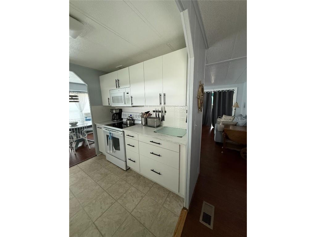 9003 30th Avenue E Palmetto FL 34221 C7509683 image42