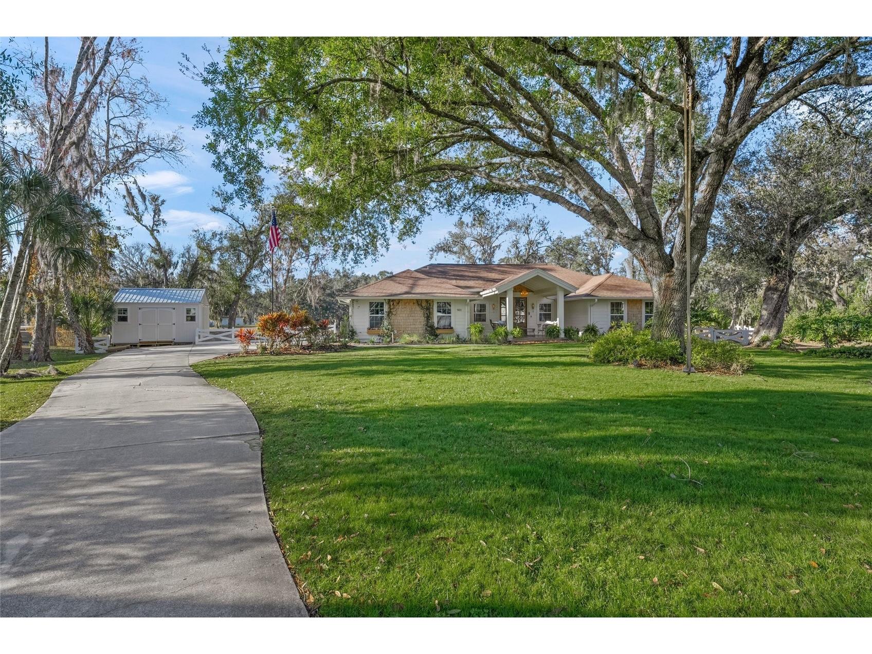 9003 63rd Avenue Drive E Bradenton FL 34202 A4681940 image1