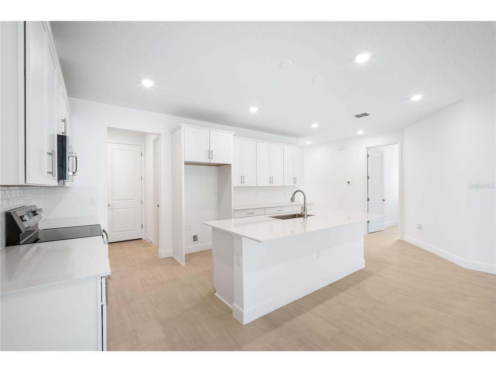 9005 Players Drive Weeki Wachee FL 34613 S5127459 image10