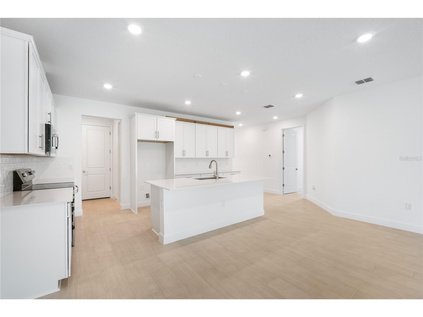 9005 Players Drive Weeki Wachee FL 34613 S5127459 image15