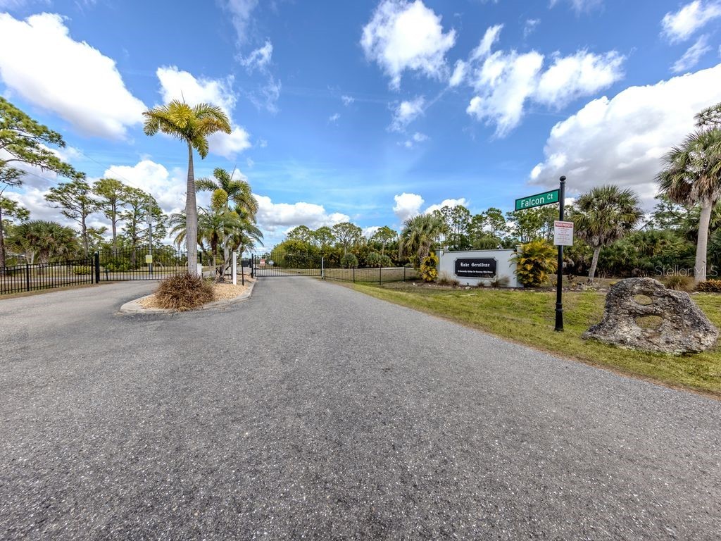 9008 Falcon Court Venice FL 34293 N6142160 image2