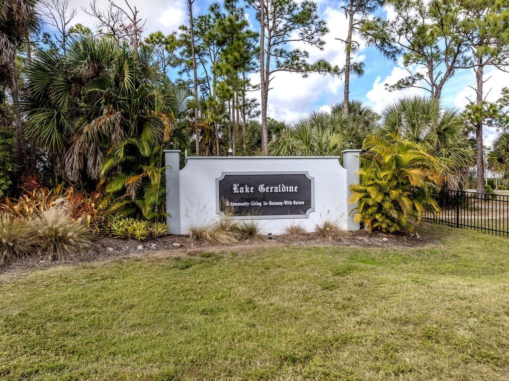 9008 Falcon Court Venice FL 34293 N6142160 image3