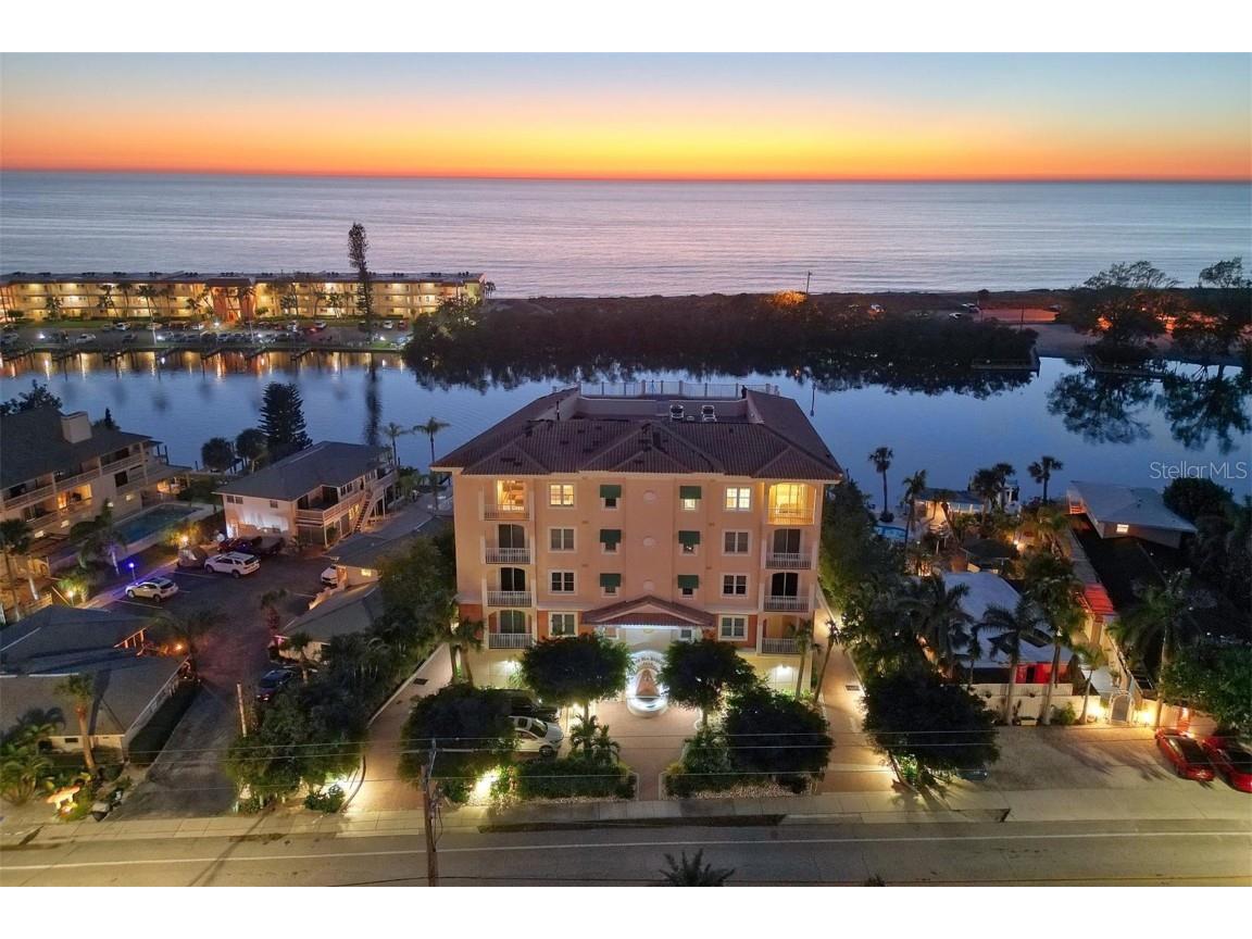 9008 Midnight Pass Road #5 Sarasota FL 34242 - BLIND PASS A4560187 image1