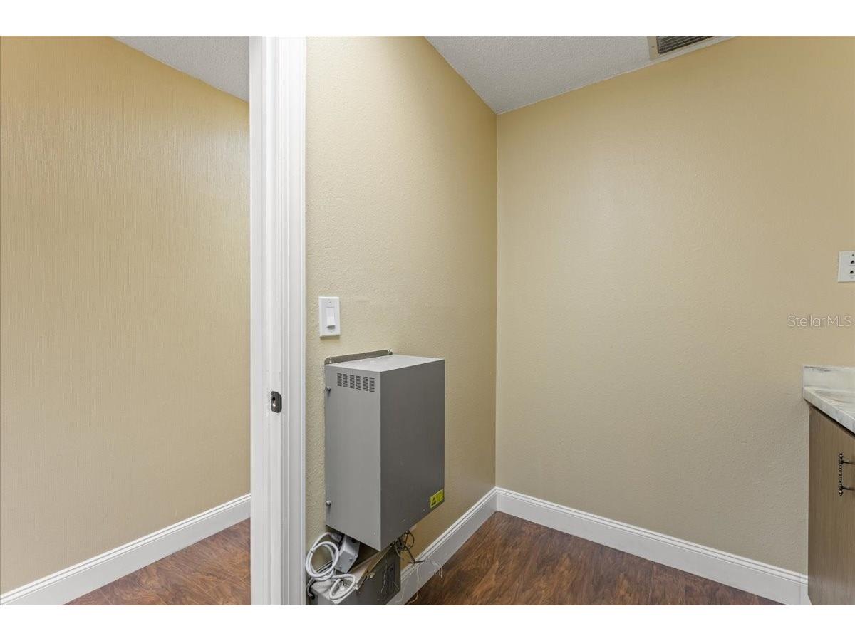 9009 Park Boulevard #SUITE B Seminole FL 33777 TB8519324 image15